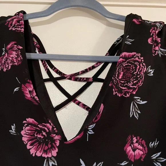 NWOT Purple Floral Long Sleeve Top - Picture 7 of 8